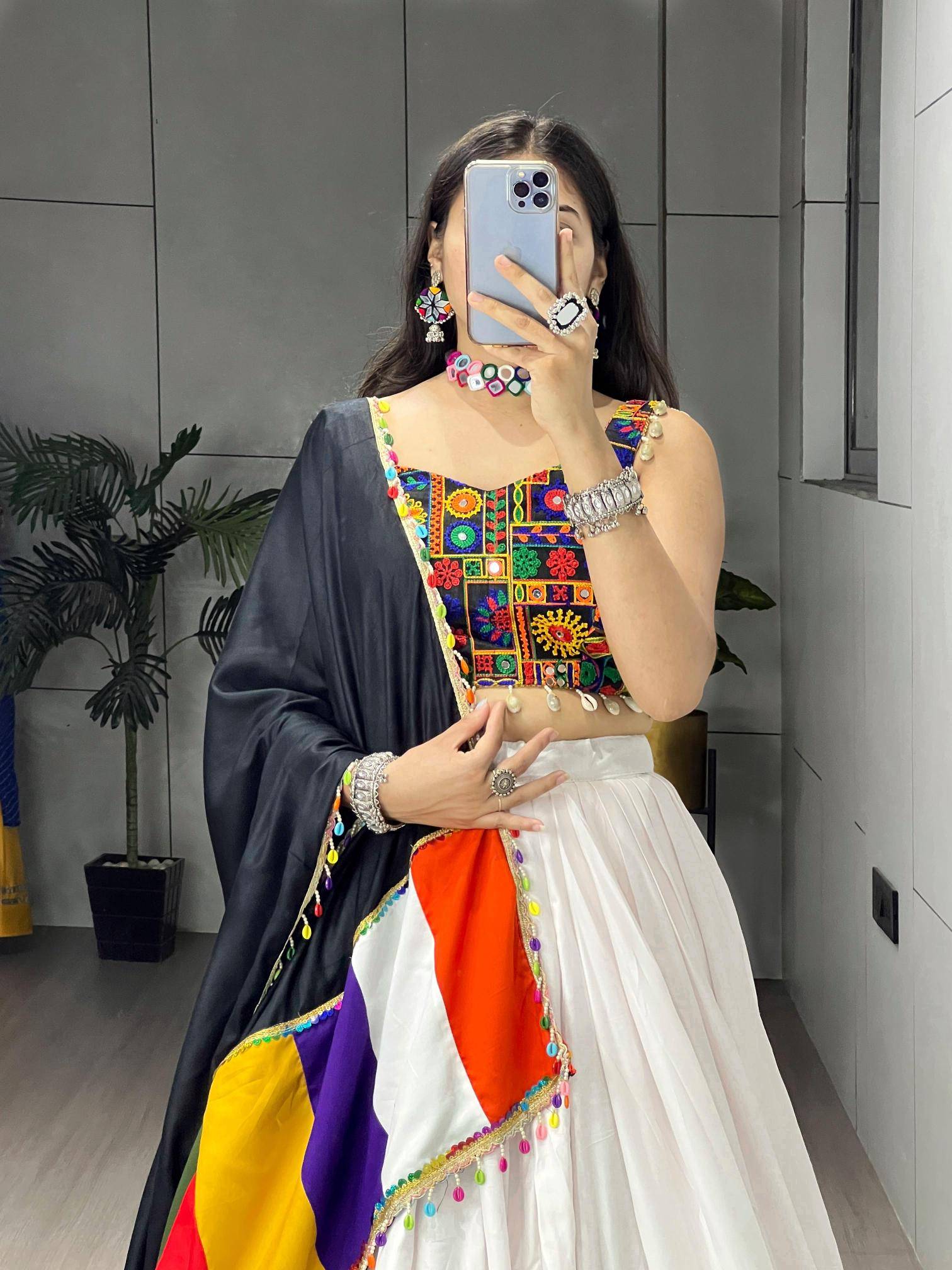 GRTN 8046 WHT Rayon Wholesale Choli Market in Delhi